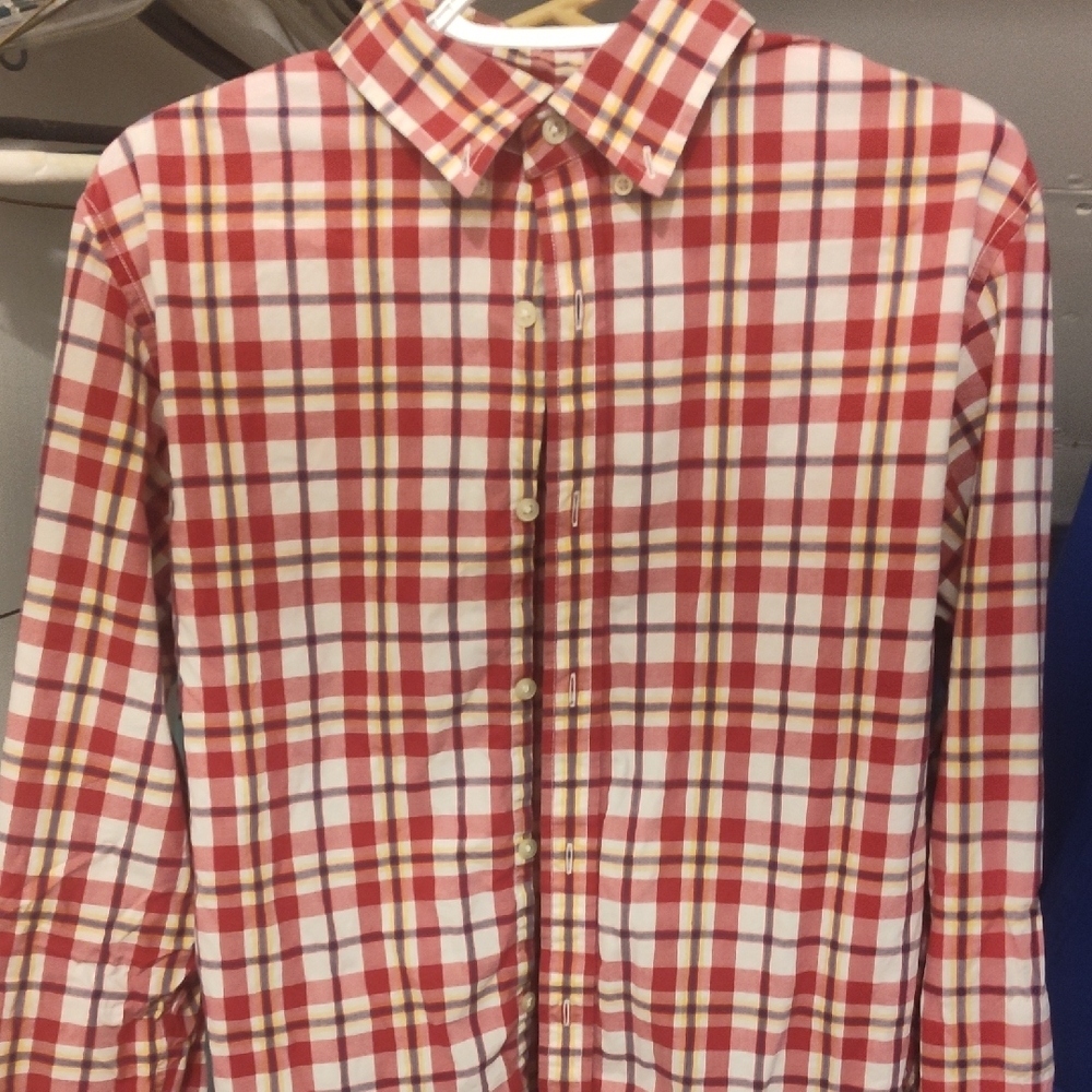 Banana Republic Red and White Casual Button Down Shirt